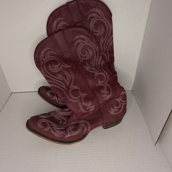Roper Raspberry Riley Vintage Cowboy Boots with Embroidered Design - Picture 2 of 6